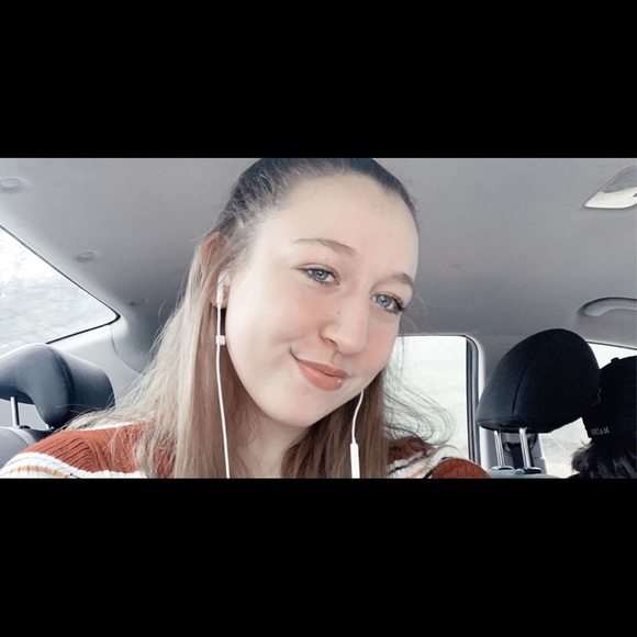 Meet your Posher, Jen - Picture 3 of 4